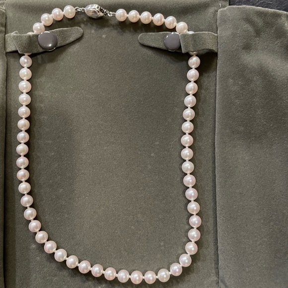 Shane Co. Pearl Necklace - Picture 1 of 5